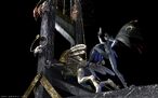 Bayonetta realizando un ataque tortura con guillotina.