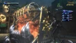 Bayonetta che ruota Fidelity nel macchinario durante il suo attacco torturante