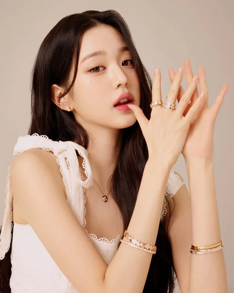 Cartier ring wiki hot sale