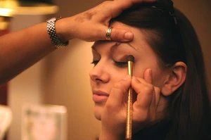 Makeup-677200 640