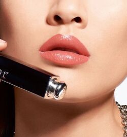 dior addict lacquer stick rolling