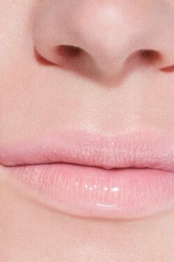 Chanel:Icing 726 Rouge Coco Gloss, Beauty Lifestyle Wiki