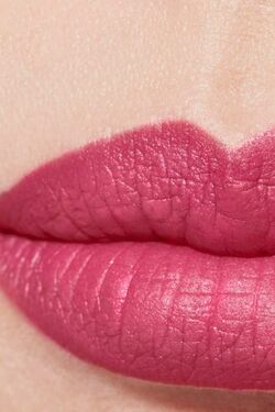 Chanel Rouge Allure Velvet 47 L Amoureuse 35g DocMorris France #16 Chanel Rouge Allure Velvet 47 L Amoureuse 35g DocMorris France