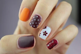 Nail-art-2688565 1280