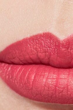Chanel 唇膏Rouge Allure Velvet #62 Libre 口紅, 美容＆個人護理