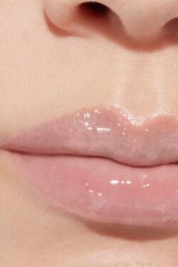 Chanel:Aphrodite 792 Rouge Coco Gloss, Beauty Lifestyle Wiki