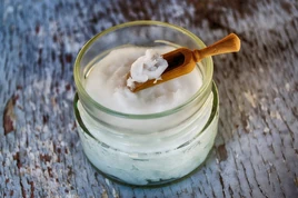 Clear-glass-container-with-coconut-oil
