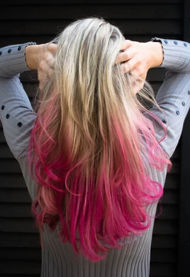 Back-blond-hair-close-up-1321916