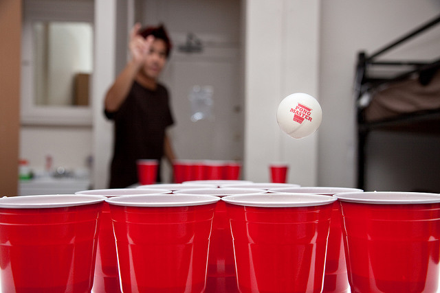 Beer pong - Wikipedia