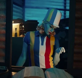 HotDogLadyOnAStickFromBeetlejuiceBeetlejuice2024Sc01