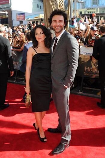 Aidan Turner und Sarah Greene