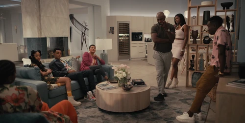 SE1-E08-Screenshot-No-One-Wins-When-the-Family-Feuds-03-Ashley-Will-Viola-Hilary-Philip-Carlton-Vivian