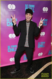 411453B7-71D0-4789-8E8A-C70421DBED08.jpeg (210 KB) George at the premiere of BMC on Broadway