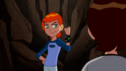 Gwen 10 ostentando o Omnitrix