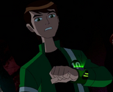 Ben viendo al Superomnitrix parpadear