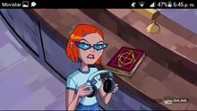 Gwendolyn con su libro de hechizos aunque este se ve de otro color