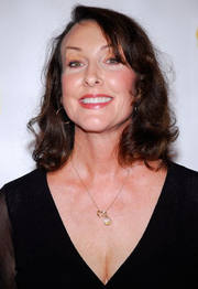 Tress macneille.png