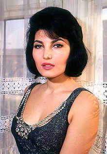 1Bettina Le Beau