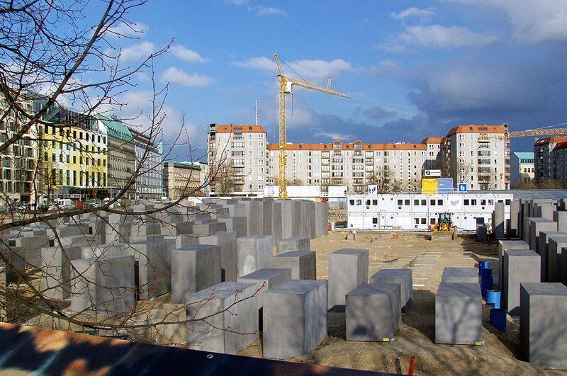 Holocaust-Denkmal im Bau 1.jpg