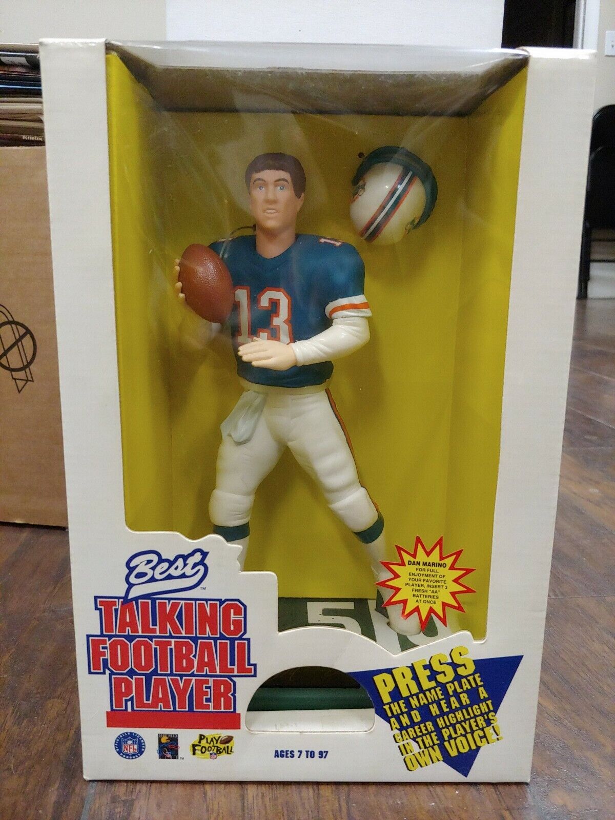 1997 Dan Marino Miami Dolphins Starting Lineup Toy Figure