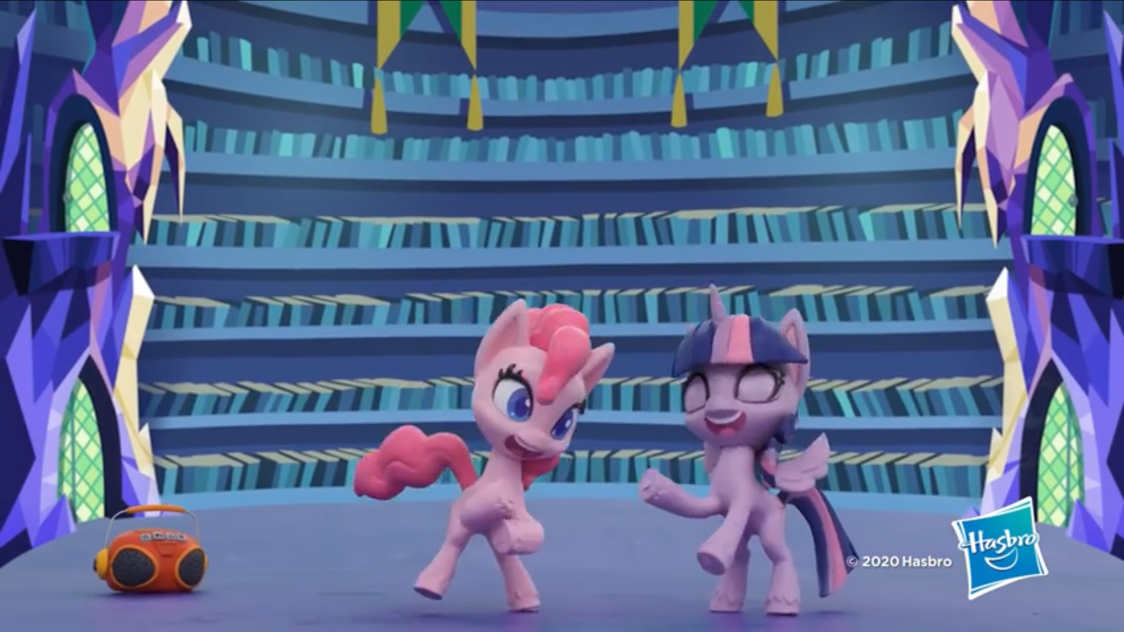 my little pony tell your tale 3D IZZY MOONBOW walk cursed gif on Make a GIF