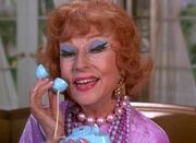 Endora Toy Phone 8×01