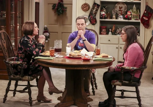 Praying over their sloppy Joes.