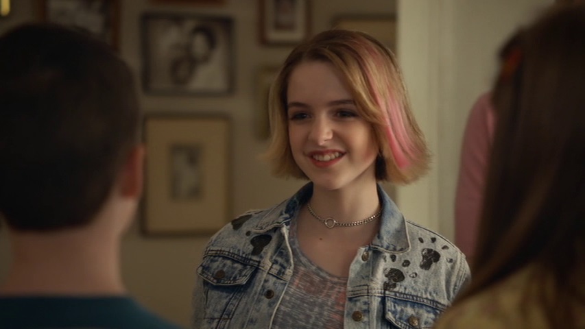 Why Paige From Young Sheldon Looks So Familiar