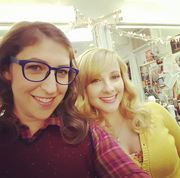 Melissa Rauch and Mayim Bialik