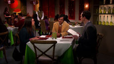 S6EP01 - Raj with Shamy on their date