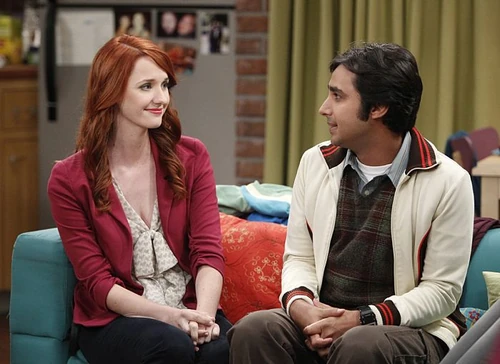 Emily and Raj visiting Penny.