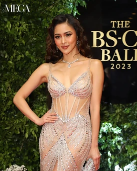 Kim Chiu posing on the red carpet of ABS-CBN Ball 2023.