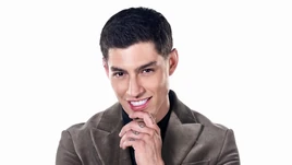 CelebritySpanish4 Robbie Large