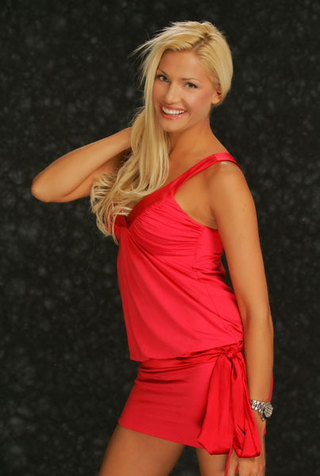 Janelle Pierzina Big Brother Wiki Fandom - roblox the amazing race clothes janelle