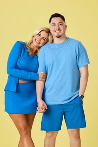 Kat and Alex's Cast Photo for The Amazing Race: European Adventure
