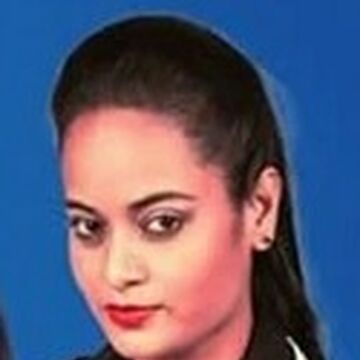 Suja Varunee Big Brother Wiki Fandom Suja varunee is an indian film actress who has appeared in tamil, kannada, telugu, and malayalam language films.1 after beginning her career as a leading actress, suja then worked primarily as a dancer for song sequences in films during the 2000s. suja varunee big brother wiki fandom
