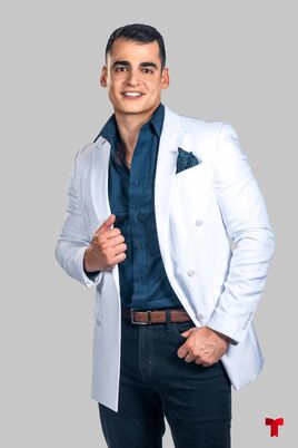 CelebritySpanish5 Carlos Large