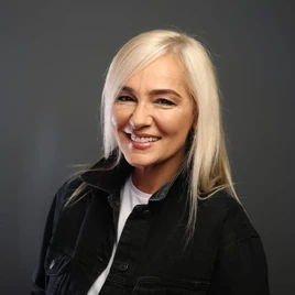 AlbaniaVIP1 Monika Large