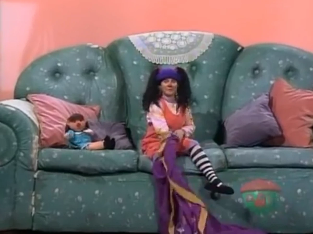 Juggling the Jitters Big comfy couch Wiki Fandom