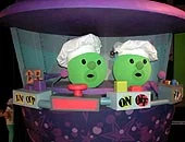 Frenchpeasatsilverdollarcity.jpg (13 KB)