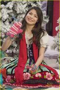 Miranda-cosgrove-big-time-rush-christmas-05