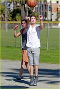 Kendall-Schmidt-Logan-Henderson-Big-Time-Basketball-Break-big-time-rush-29117822-816-1222