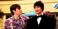 Tumblr lzrooh4kOT1qfl5dio7 r1 250.gif