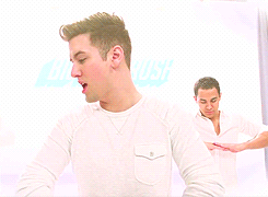 Tumblr mk57289I0r1qm13aio5 250.gif