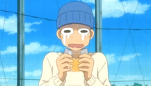 Hanai witnessing Momoe's strength