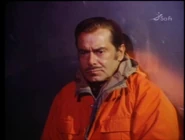 Rudy55.jpg (19 KB) Rudy watches Ray sell out