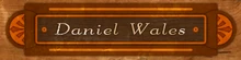 Табличка с именем в кабинете Дэниэла Уэльса