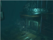 Fuori dall'ingresso del Pink Pearl dopo la zona si è allagata.