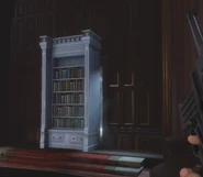 Шкаф, за которым скрыта тайная комната.