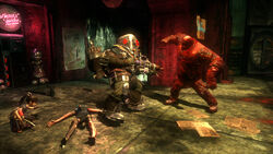 A Rosie Big Daddy fights a Brute Splicer.